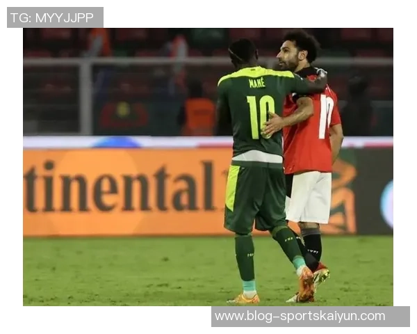 姆伯莫盛赞萨拉赫为非洲最佳阿什拉夫称霸世界右后卫之巅 姆伯莫盛赞萨拉赫为非洲最佳阿什拉夫称霸世界右后卫之巅