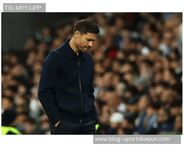 阿隆索与弗里克携手展望西超杯决战时刻共庆奖杯荣耀 阿隆索与弗里克携手展望西超杯决战时刻共庆奖杯荣耀